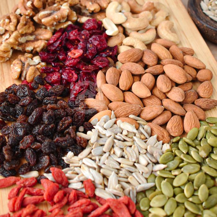 

Roasted Trail Mix ( Mixed Nuts Panggang ) 150 Gr kacang polong Dried Fruit peanut