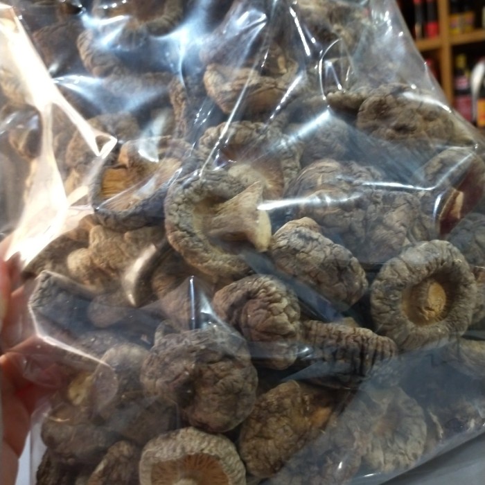 

Jamur Hioko Kering/ Dried Shitake Mushroom Uk. 3-4Cm 1Kg (Tidak Tebal)