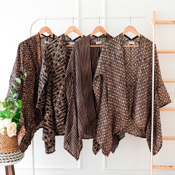 Outer Batik Viscose Parang Wanita Cardigan Luaran Batik Jumbo Wanita Best Seller