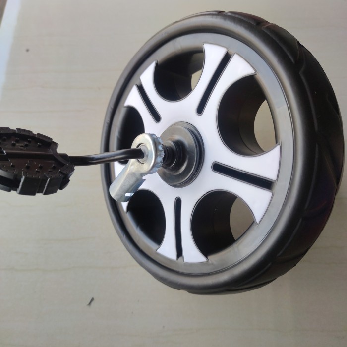 ban depan set HITAM PUTIH sepeda anak roda tiga tricycle Aviator Genio Kode 259