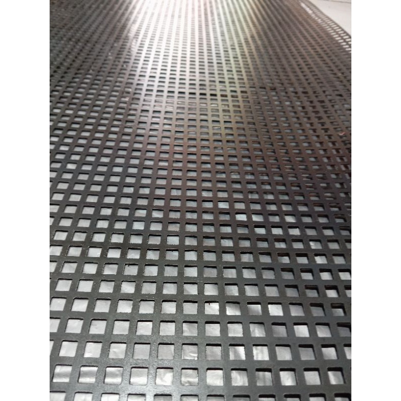 Ram grill motif kotak lubang 8x8mm tebal 1mm uk 55x68 cm