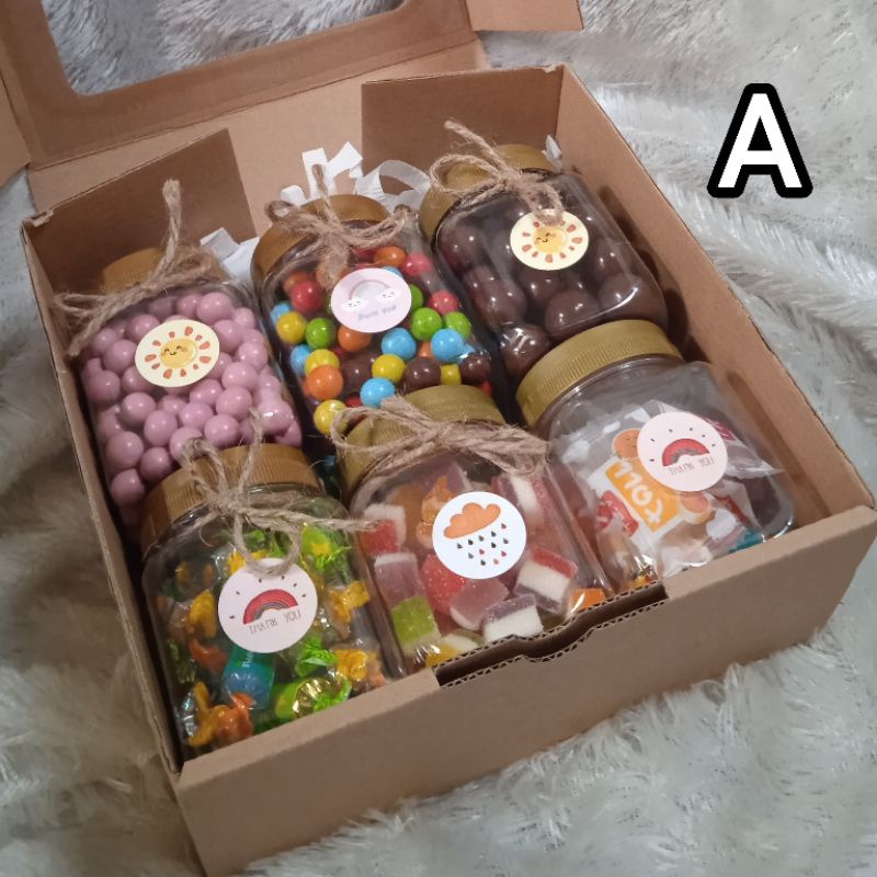 

HOT DEALS HAMPERS COKLAT LAGIE / DELFI BOX KADO ULANG TAHUN VALENTINE LEBARAN GIFT BOX NATAL