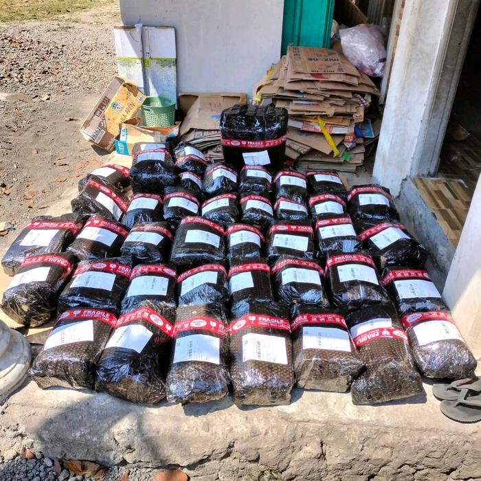 

JTTOP" 1 KG KERIPIK GADUNG MENTAH LEBAR 20 CM PUTIH TIPIS GURIH ASIN RASA BAWANG