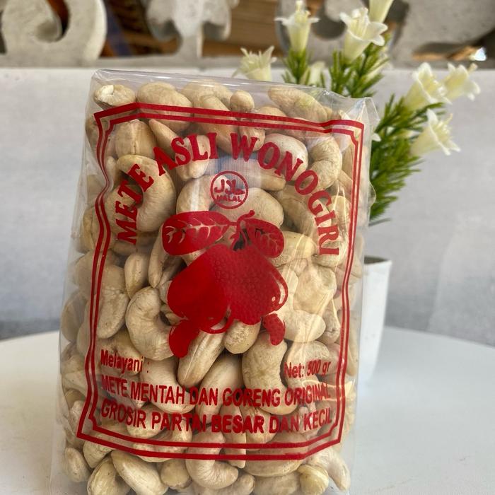 

JTTOP" KACANG METE MENTAH(BELUM KERING) 1KG ASLI WONOGIRI ALAMI FOOD KACANG