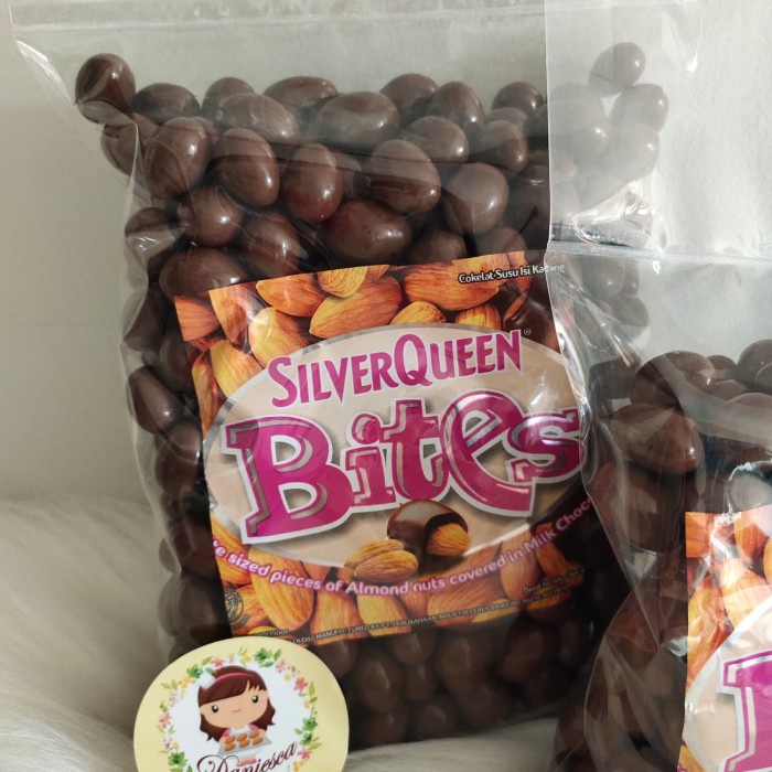 

BARANG TERLARIS 1kg silverqueen almond bites
