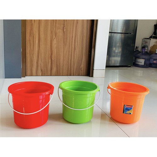 New LION STAR EMBER PLASTIK GAGANG KAWAT PL-2 2.5 GALLON 9 LITER Berkualitas