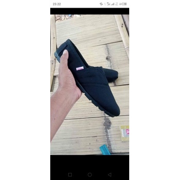 BEST SELLER SEPATU SLIP ON WAKA PRIA DAN WANITA SEPATU HITAM POLOS SEPATU SANTAI