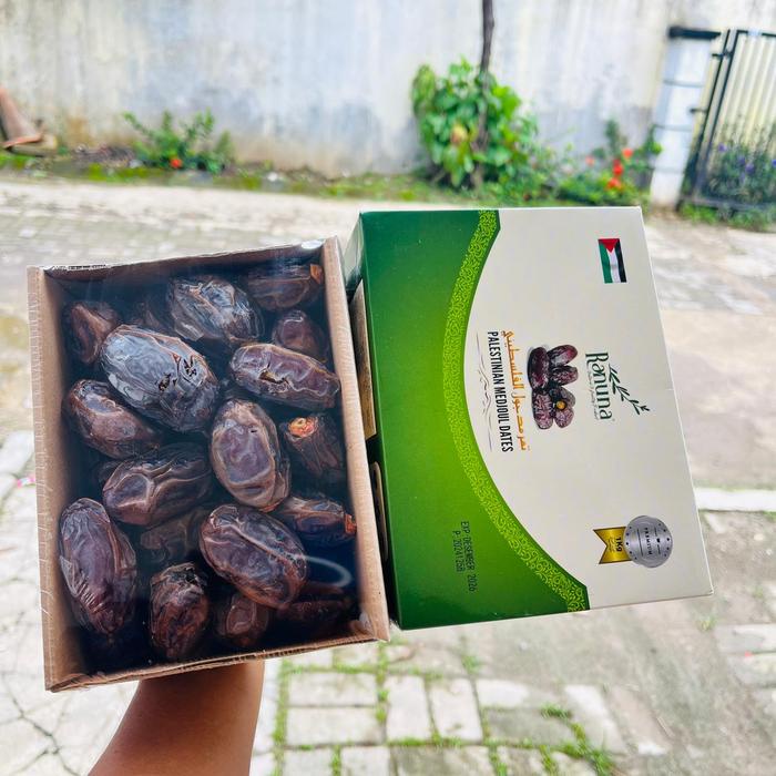

Kurma Medjoul Palestina 1Kg Premium Korma Mejool Palestine Mejoul Menjol Medjol Medjool Palestin