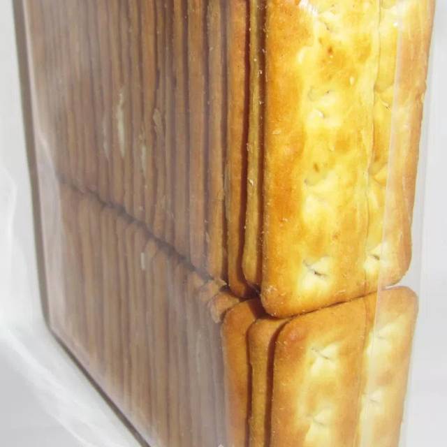 

A Biskuit Krakers Lemon Puff Khong Guan... Biskuit Spesial 500 Gram