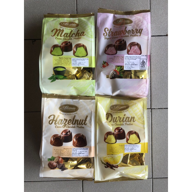 

A Alessio Cioccolato Strawberry / Durian / Hazelnut / Matcha Creme Chocolate Praline 250G
