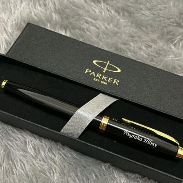 

Bollpoint Parker Exlusive Black Gold Gratis Grafir Nama Pen Alat Tulis Stationery