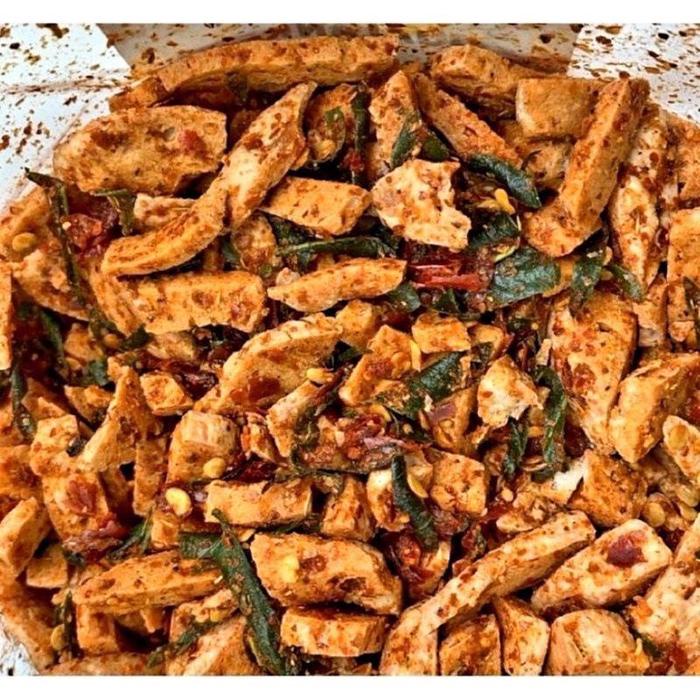 

( Berat 1 Kg) Basreng Pedas Daun Jeruk Berat 1 Kg / Basreng Viral Kemuning/ Basreng Pedas Food