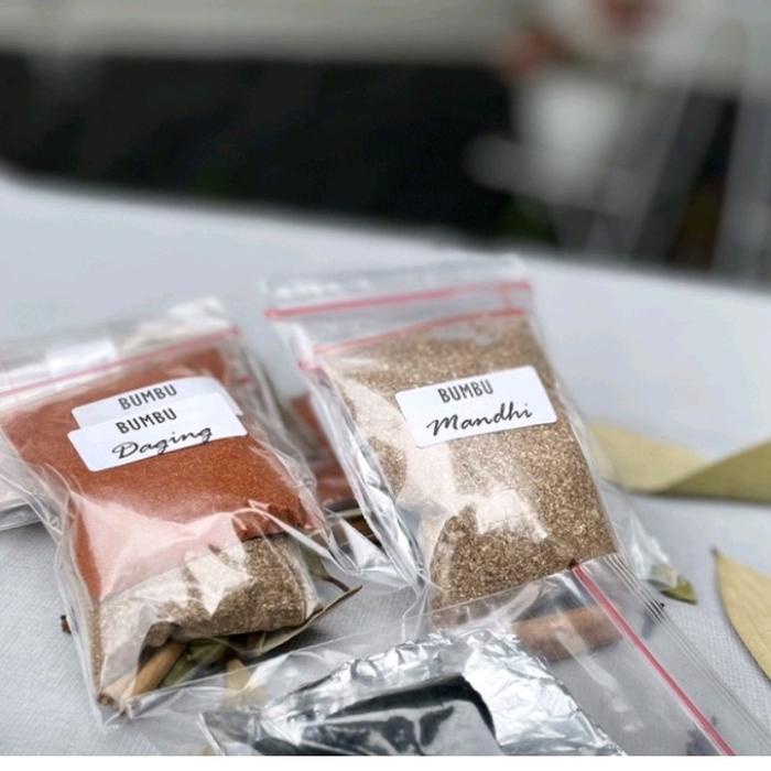 

Lezat- Nasi Mandhi Beras Basmati 1kg dengan Bumbu Nasi Mandhi Rice Food
