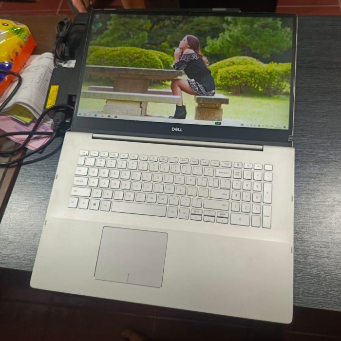 LAPTOP DELL INSPIRON 7791 CORE I7 BEKAS *