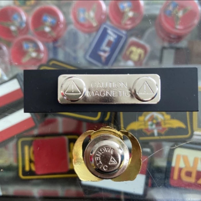 Terbaru Pin Nama Dada Magnet Dan Pin Korpri Satu Set Ready