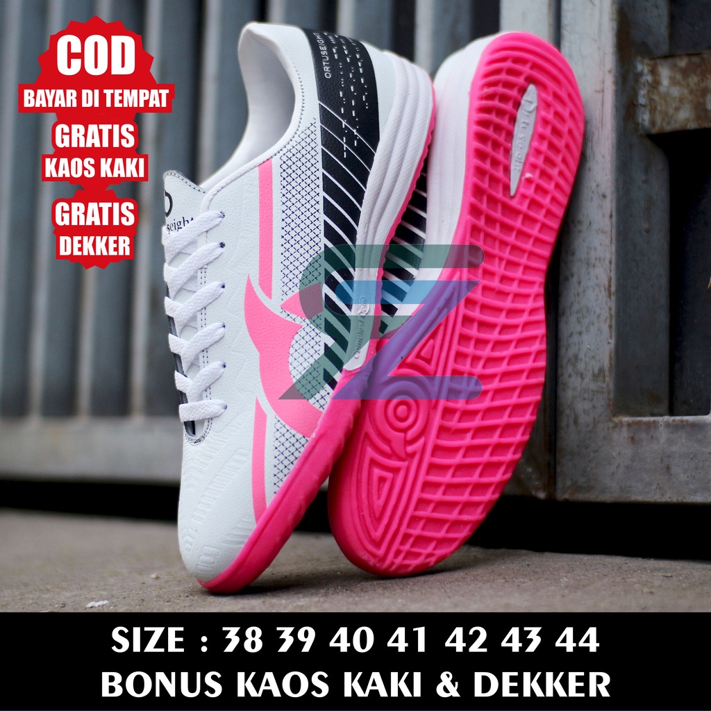 886543 (Bayar Di Tempat) SEPATU FUTSAL PRIA ORTUS_ ORTUSEIGHT_ _LIBERTE PUTIH PINK TERLARIS