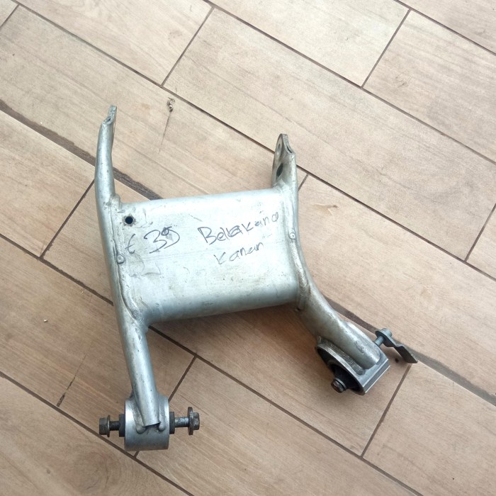 Bushing Arm H Belakang Kanan Bmw E39 Thn 96-04 (Laik Pakai)