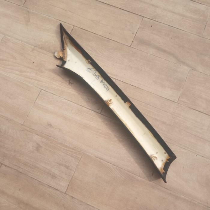 Trim Pilar A Kiri Bmw E39 Hitam (2Nd)