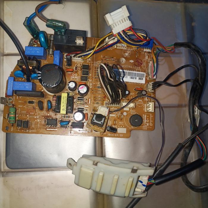 pcb lengkap sensor dan thermis AC LG hercules mini 260/560watt.menggunakan motor fan dc