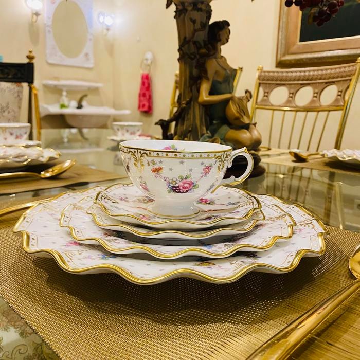 TOP DINNER SET ROYAL CROWN DERBY ENGLAND ANTOINETTE MEWAH CANTIK -