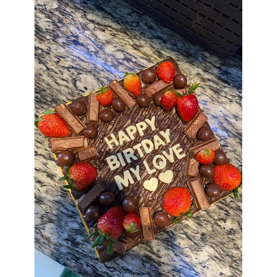 

NewZbgt- Glamorous Custom Brownies (Khusus Kota Jadetabek) Chocolate Kue Strawberry Food Strawberry