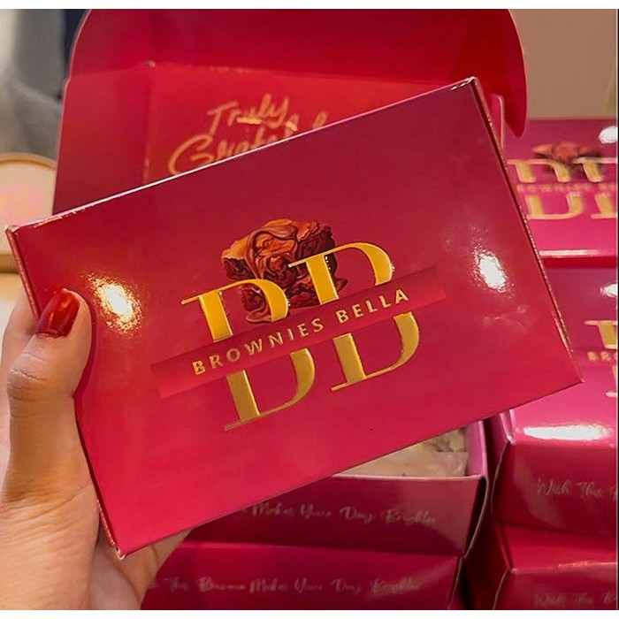 

NewZbgt- Brownies Bella Mix Varian 4 Rasa Cokelat Matcha Chococheese Red Velvet Almond 20x20 cm