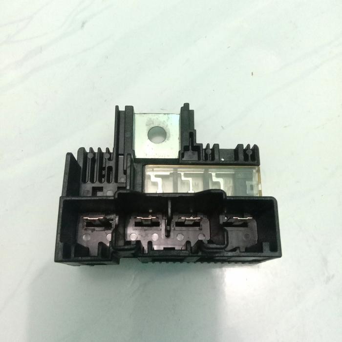 Terminal Sekring Aki Mobil Toyota Yaris Vios Original