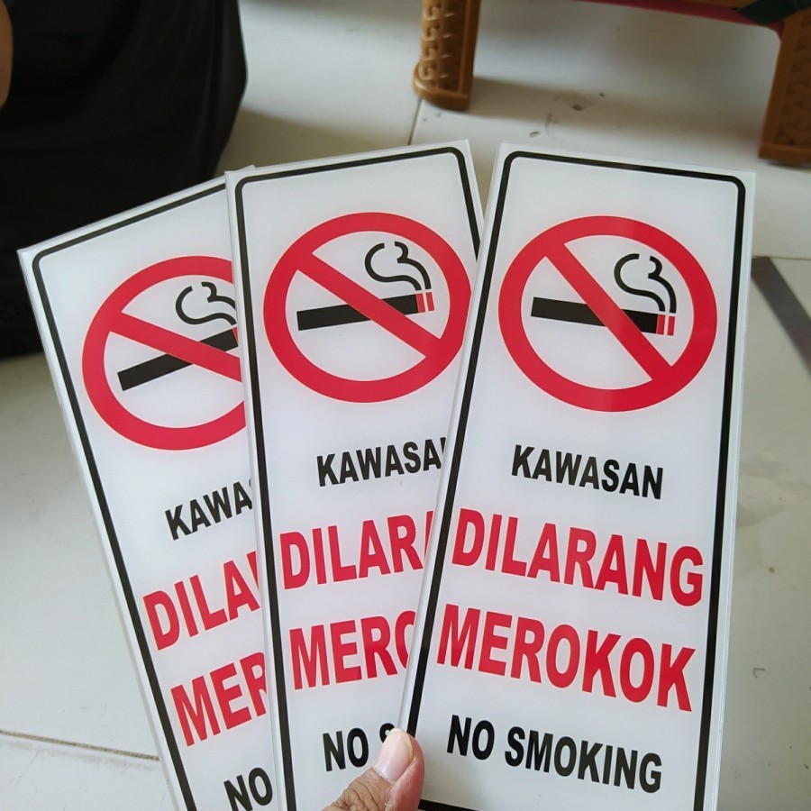 

UM1 Rambu K3 Akrilik Kawasan dilarang merokok ukuran 10cm x 25cm