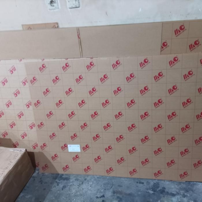 

TERLARIS Frame Poster Akrilik A1 + Pen Baut Fisher