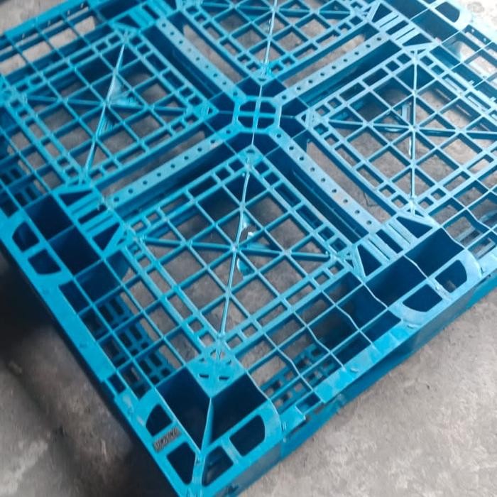 

TERLARIS pallet plastik biru bekas 110x110x12 palet plastik surabaya landasan barang tatakan barang