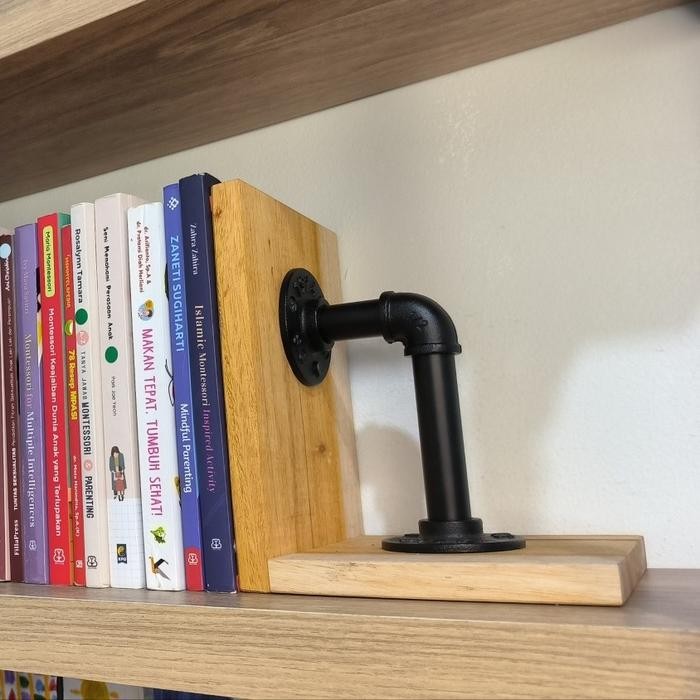 

Penyangga Buku Industrial Hooka Wooden Book Holder Bookends