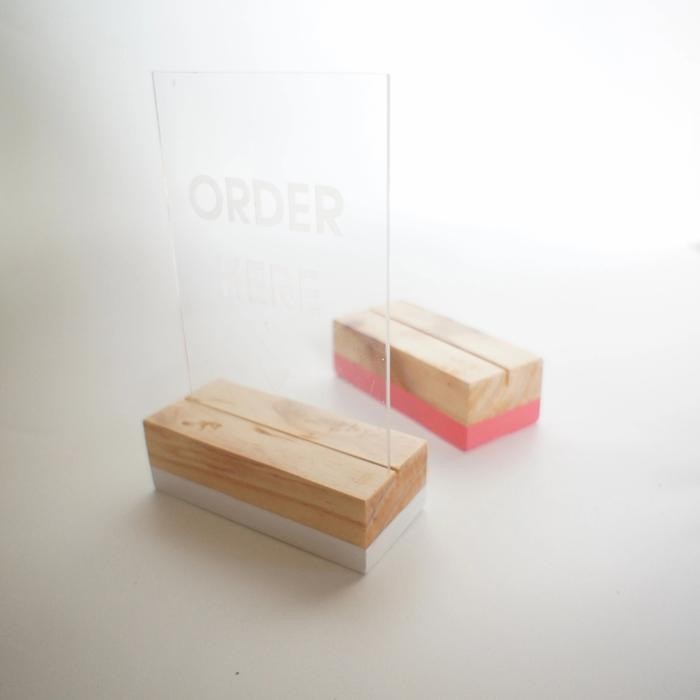 

No.OneBest- Tatakan Kartu Nama Kayu Nomer Meja/Price Photo Wooden Card Holder