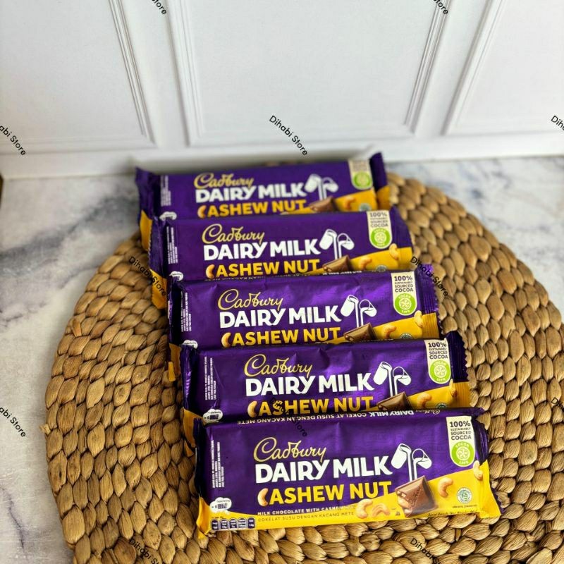 

Cemal Cemil Makyus Cadbury Dairy Milk Chocolate Cashew Nut , Fruit & Nut 90 Gram Cokelat Cadbury