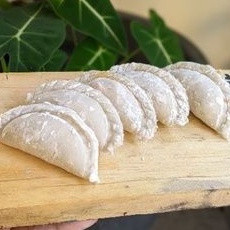 

Cemal Cemil Makyus Cireng Ayam Mercon Pedas Isi 12 Pcs 250 Grm