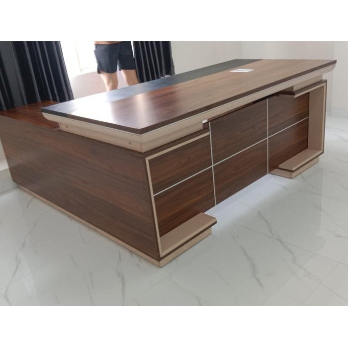 ORIGINAL Meja kantor bos /meja direktur minimalis INFORMA 180x200,barunya 7-9jt READY STOCK