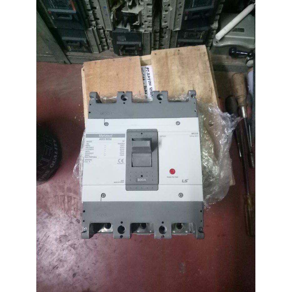 MCCB LS METASOL 800A 3P