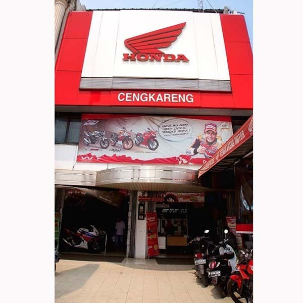 Oli Motor Matic SPX2 0.8 L (Paket Dus)