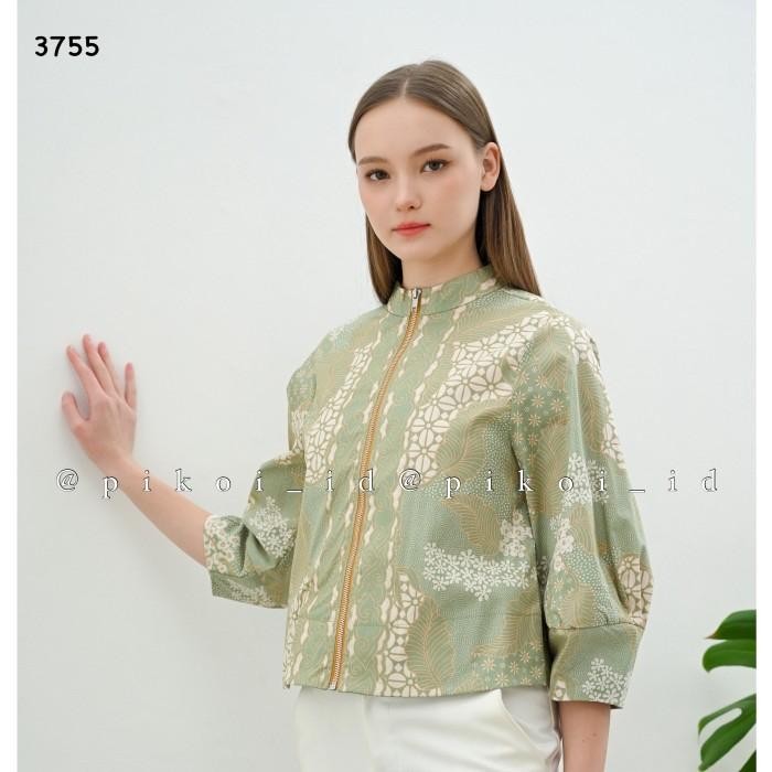 Trenatik- Bomber Jaket Batik Wanita Modern / Luaran Batik Navy Motif Bangau Mura