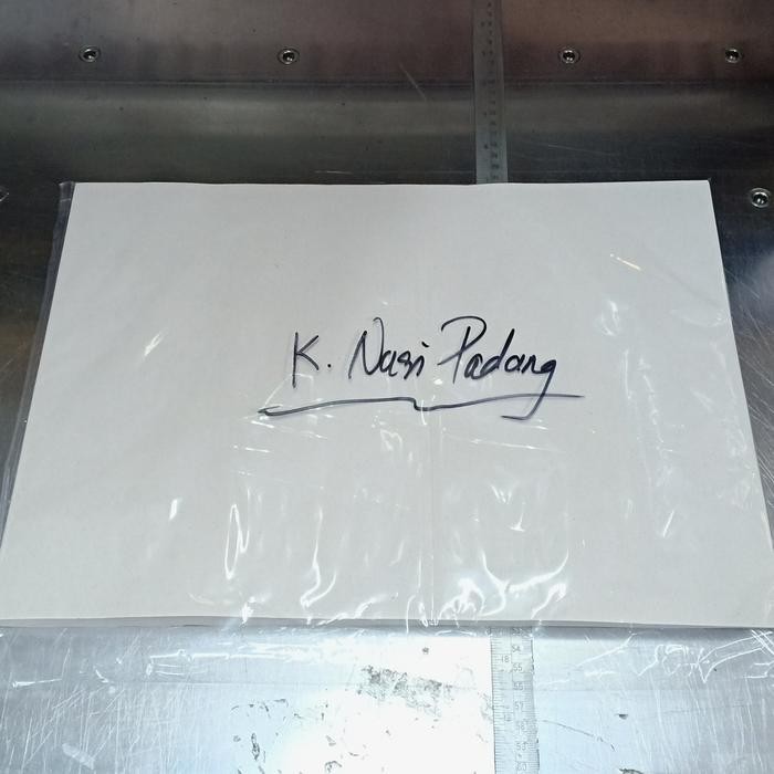 

Pesta- Kertas Nasi Padang KW1 uk. 43 x 30.5 cm (100 lbr) (650 grm)