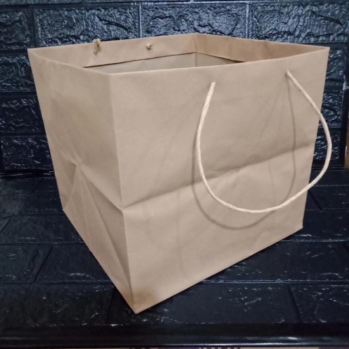 

Pesta- paper bag ukuran 30 x 30 cm jual per lusin