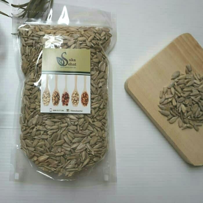 

JTTOP" SUNFLOWER SEEDS ORGANIK -1KG ( KUACI KUPAS - BIJI BUNGA MATAHARI )