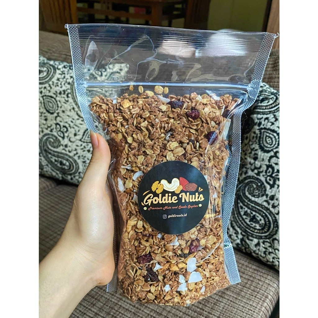 

Restokobar Granola Crunchy Mix Nuts Fruits & Seeds 250Gram