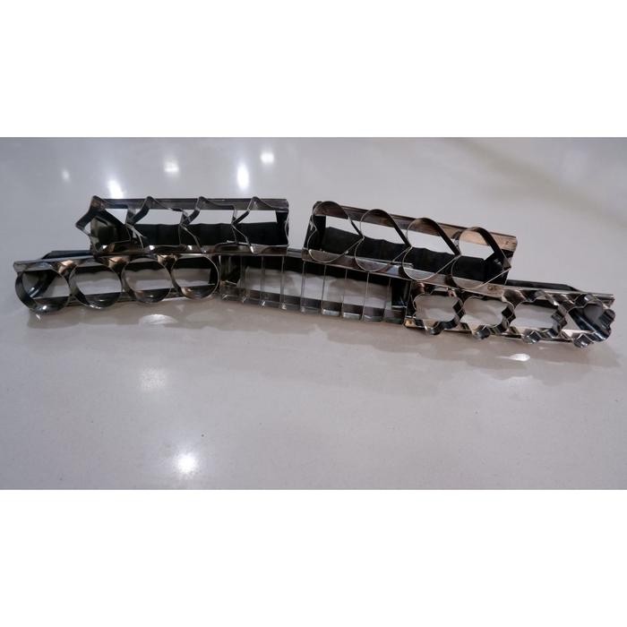 

Cetakan Kastengel Cookies Gagang Kayu Hati Bintang Persegi Stainless