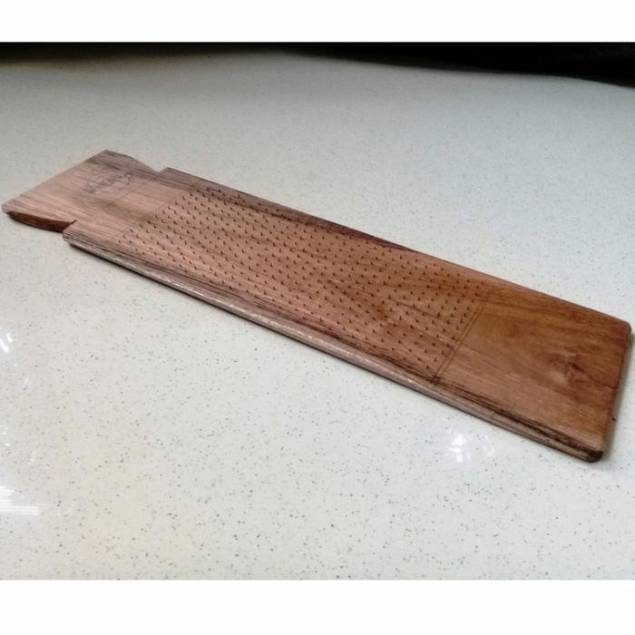 

Terlaris Parutan Kelapa,Kunyit Dan Jahe / Parutan Serbaguna Parutan Kayu Jati