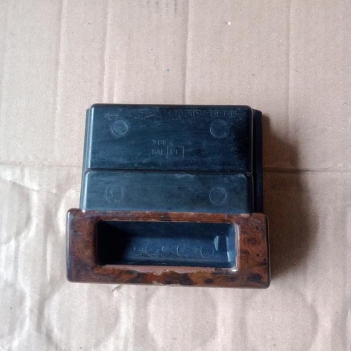 Laci Tengah Nissan Terrano Bekas