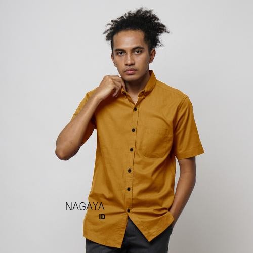 

Terlaris Kemeja Polos Kuning Mustard Pria Lengan Pendek Kuning Kunyit