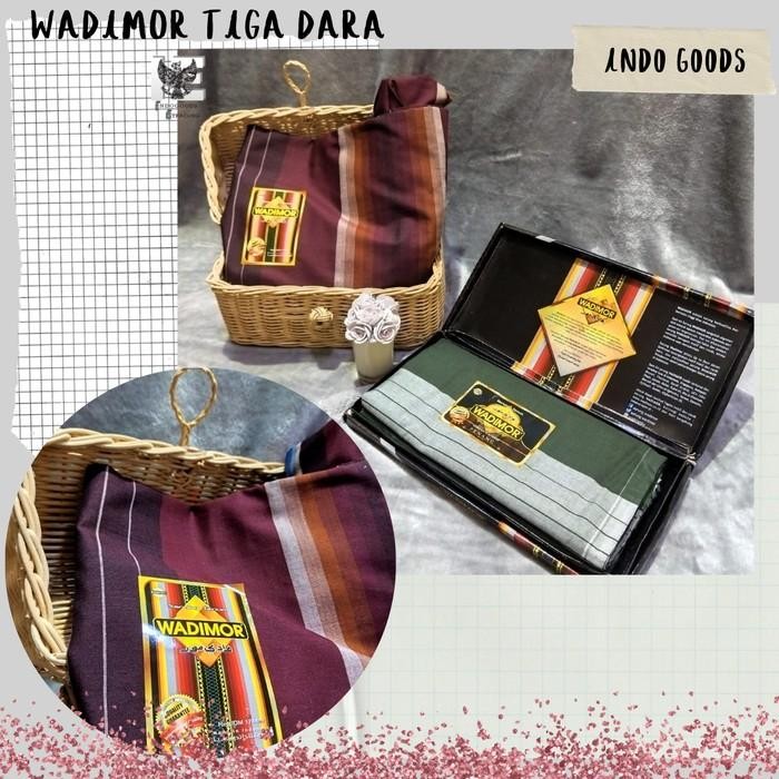 Sarung Tenun Katun ASLI Dewasa Wadimor dengan Motif Tiga Dara Muslim Kain