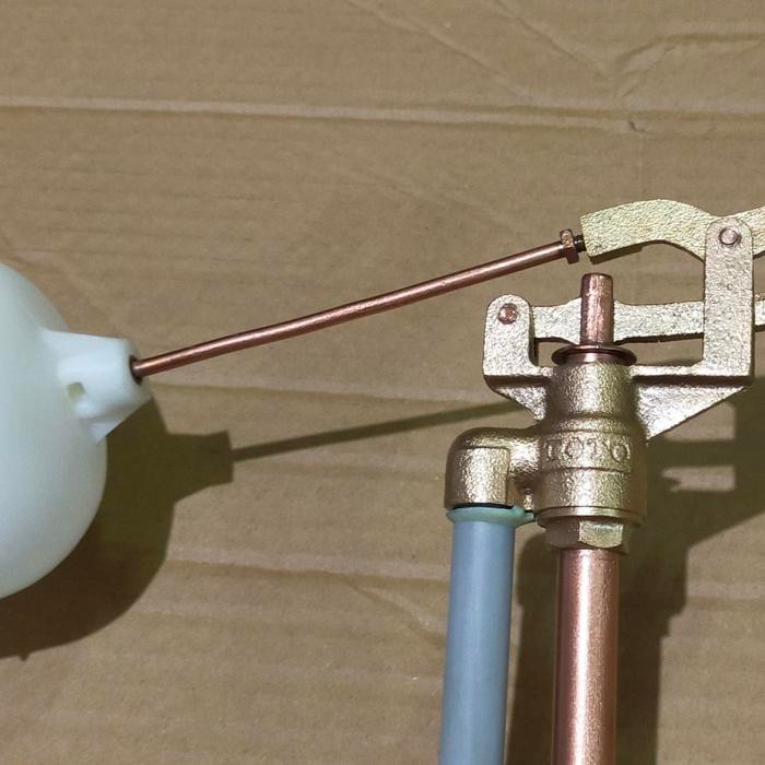 Pelampung Closet Toto Kuningan/Sperpart Kloset Toto Model Bola