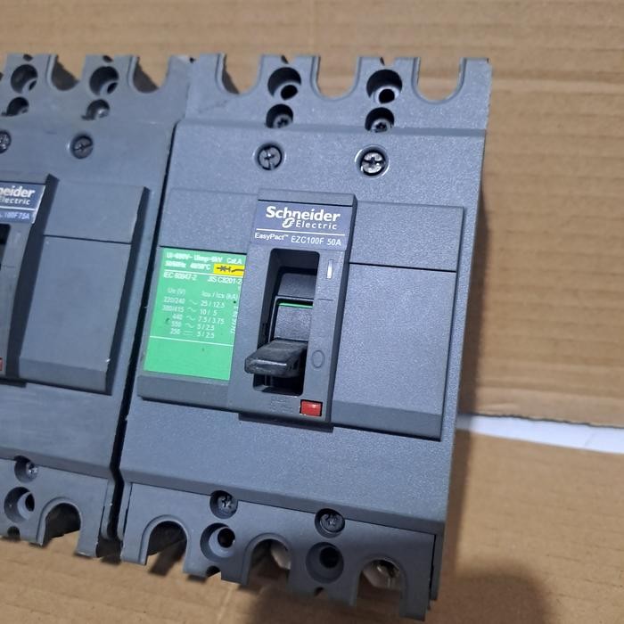 Mccb Schneider Ezc 3P 15A 20A 25A 30A 40A 50A Second Original New