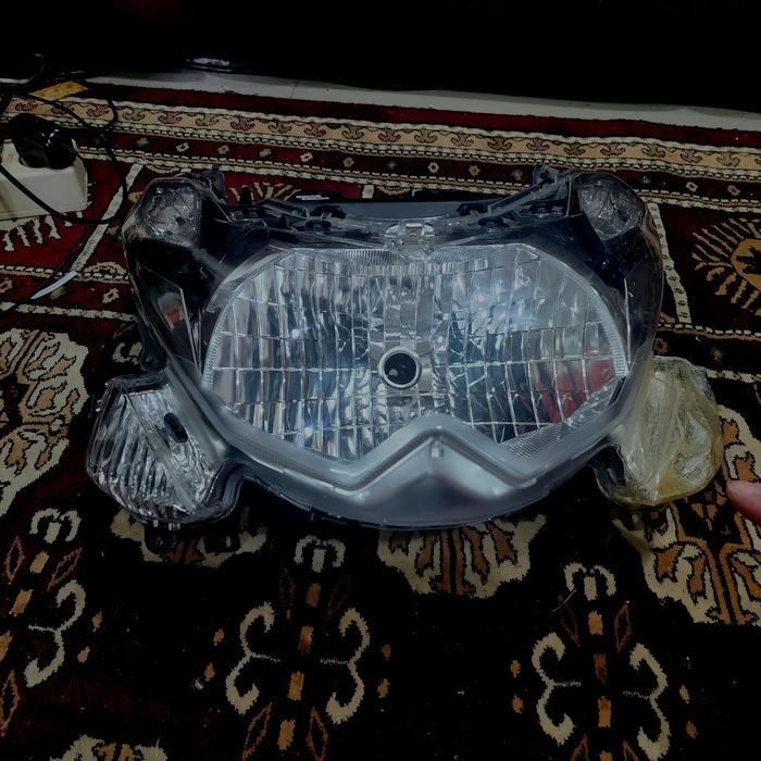RLEKTOR LAMPU DEPAN XEON RC/AEROX125